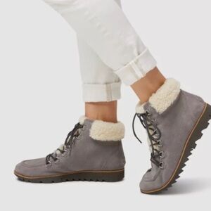 SOREL Harlow Lace Cozy Bootie Size 9 Light Gray